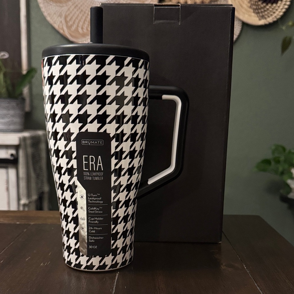 BruMate Era 30oz Tumbler in Houndstooth! New! Limited Edition!!